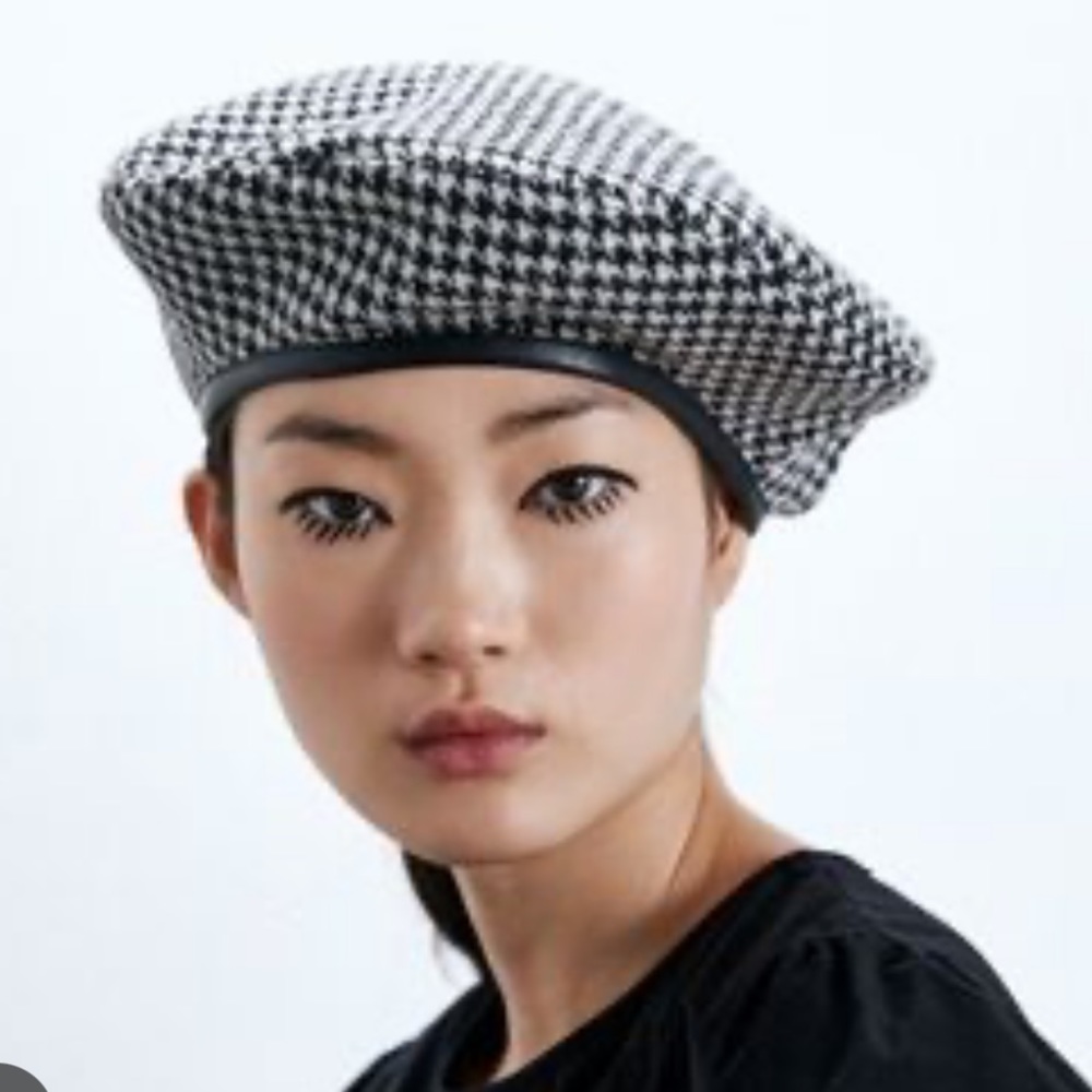 Houndstooth beret